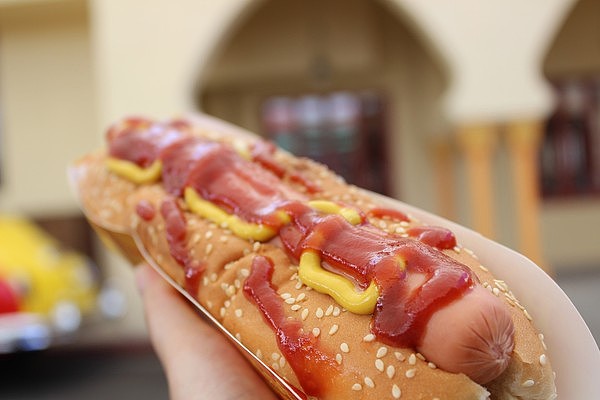 外卖族注意，研究表明：吃1个热狗或汉堡“平均减寿36分钟”