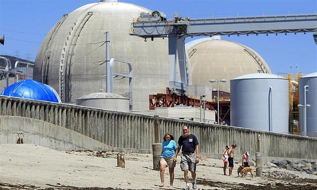 美国每年有200万游客涌入的海滩，32米外的地下竟埋着1700吨核废料（图0 - 1