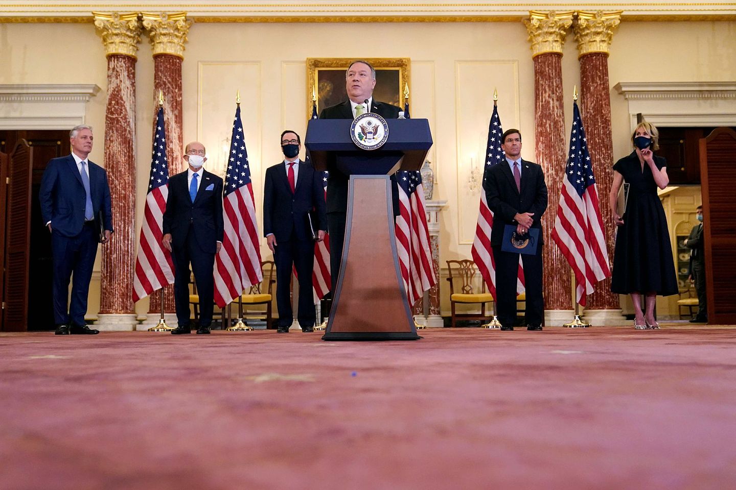 2020年9月21日，美国美国国务卿蓬佩奥（Mike Pompeo）举行记者会宣布恢复对伊朗制裁。（AP）