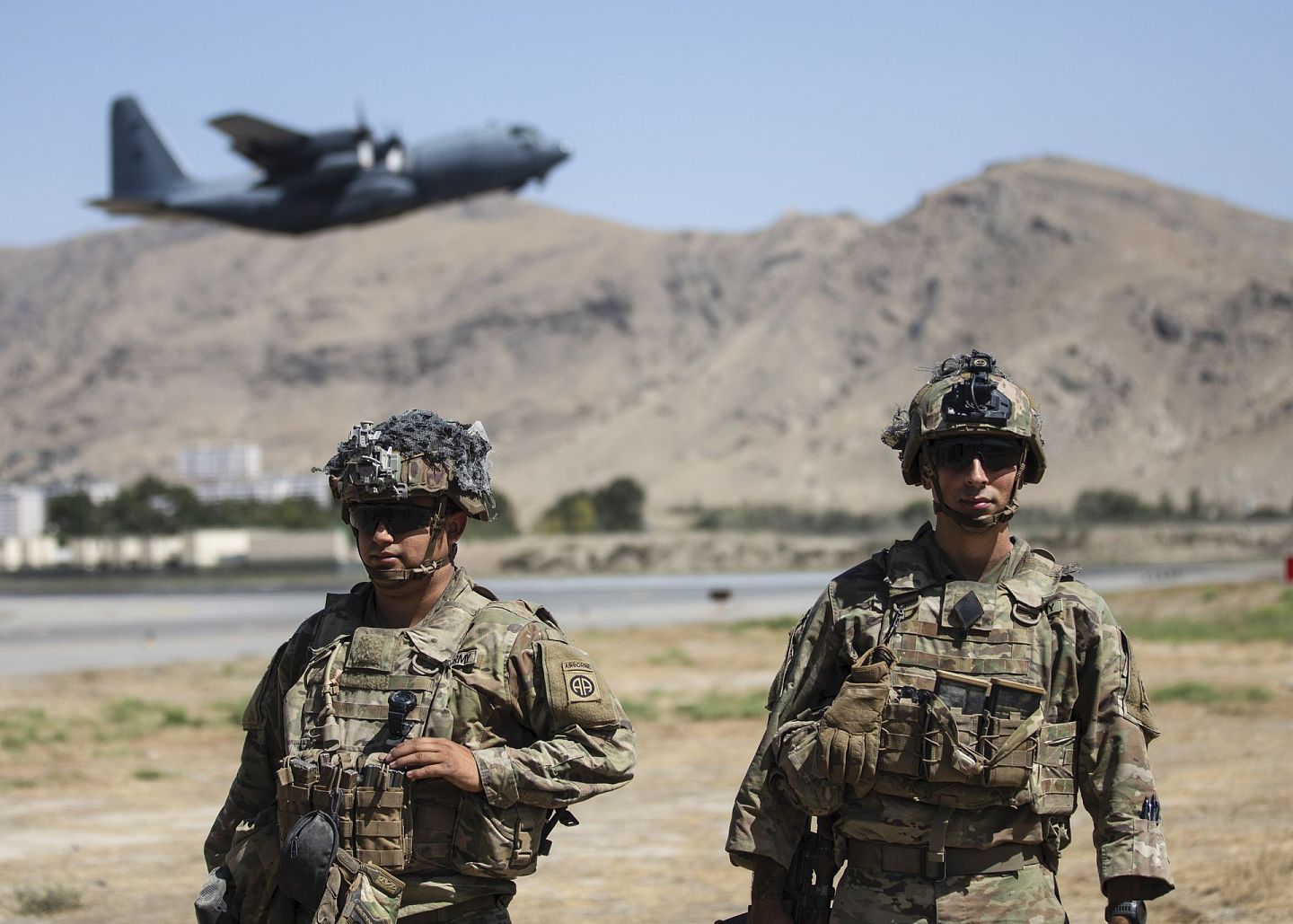 8月25日，阿富汗喀布尔，美军继续执行撤离任务。（AP）