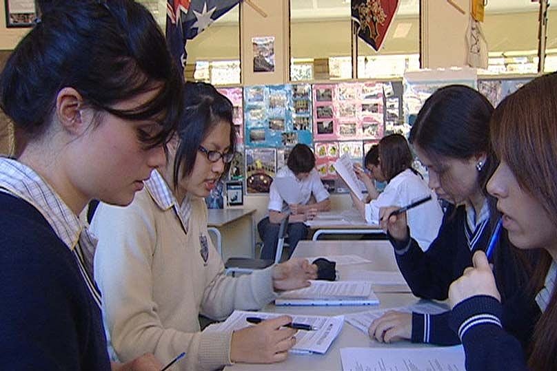 Christina Ho副教授的研究发现很多在澳大利亚亲身经历过中小学教育的移民会持有更放松的心态。