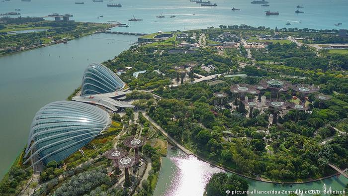 Singarpur | Blick vom Marina Bay Sands Hotel auf den Garden by the Bay