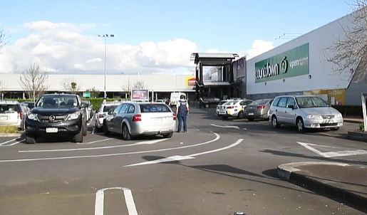 新西兰再现“独狼恐袭”，视频曝光！男子超市内连砍6人，被警方当众击毙（视频/组图） - 4