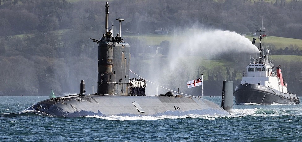 核潜艇被渔网套住，拽沉渔船害死4人!英国这起事故，至今让人胆颤