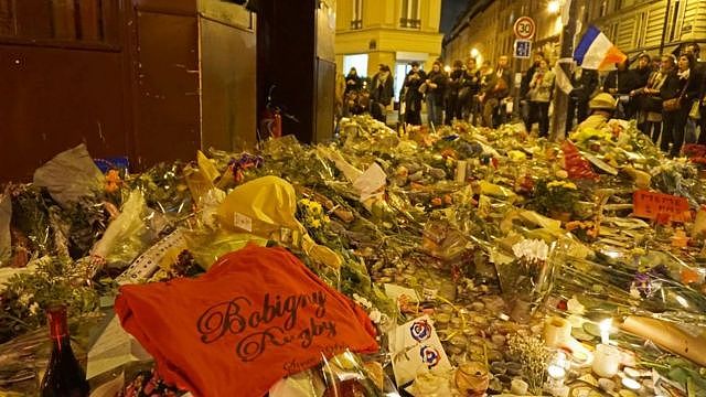 伊斯兰国成功透过宣传，煽动外地人在自己所属国家发动袭击，2015年巴黎袭击就是一个例子。