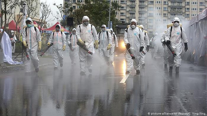 Taiwan Taipeh | Coronavirus | Soldaten, Desinfektion