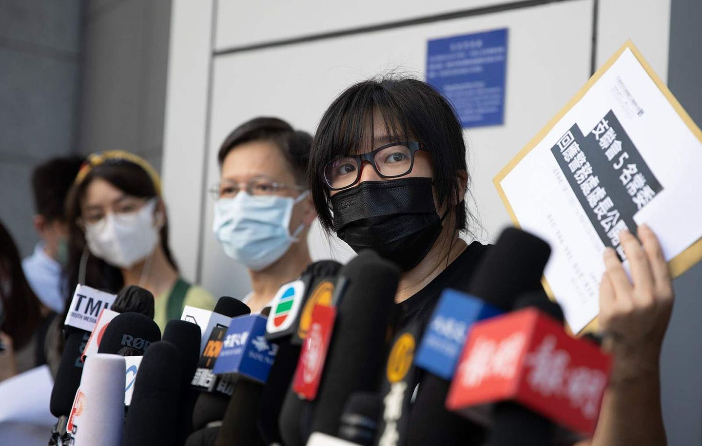 香港支联会4人涉拒依“港版国安法”交资料遭警方拘捕。（HK01）