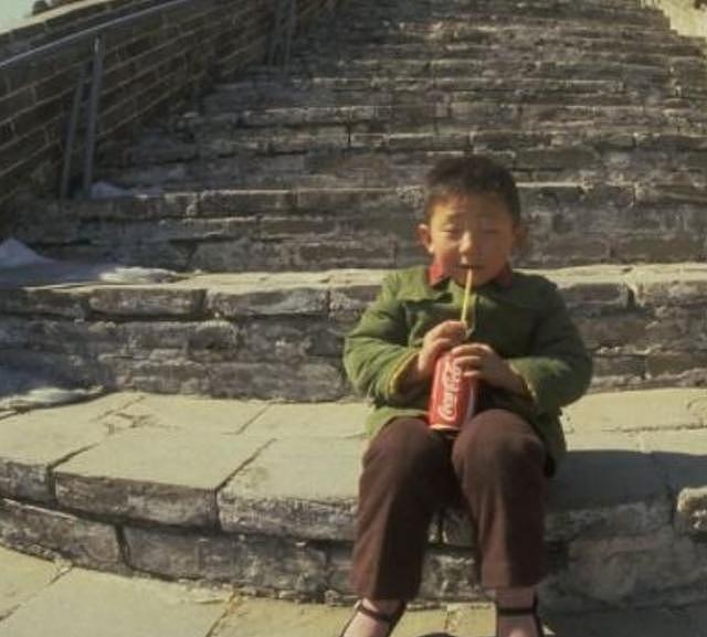 42年过去了，第一位在长城喝可乐的中国男孩，后来怎么样了？（组图） - 2