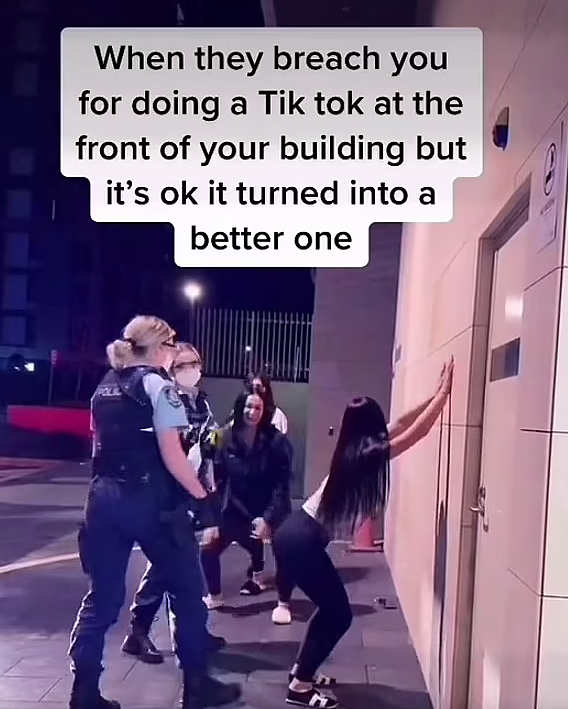 奇葩！悉尼女子夜间出门被拦，离家只为拍抖音？对着警员热舞，遭网友狠批（视频/组图） - 3