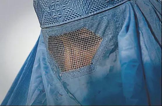 阿富汗女议长回忆被迫穿罩袍：像被活埋 快要闷死（组图） - 7
