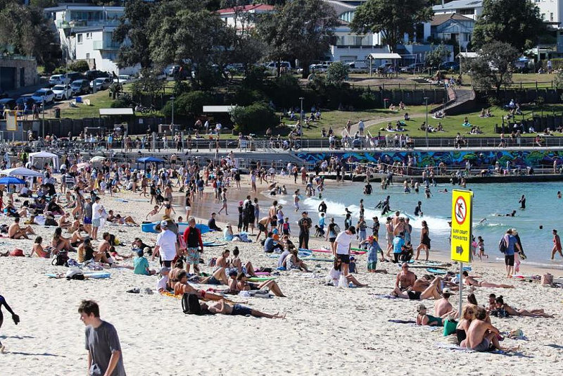 悉尼Bondi海滩又现人从众，政府“区别对待”引不满！民众质疑“双标”（组图） - 3