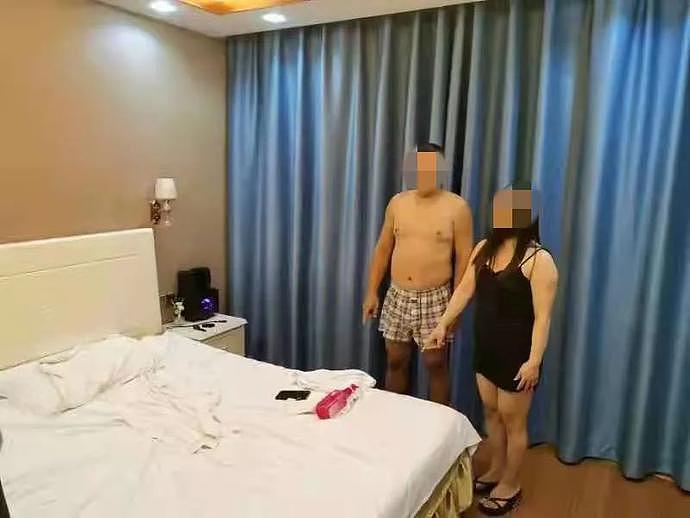 广西女子在洗浴中心卖淫：设置高价性服务套餐，现场一片狼藉不堪入目（组图） - 3