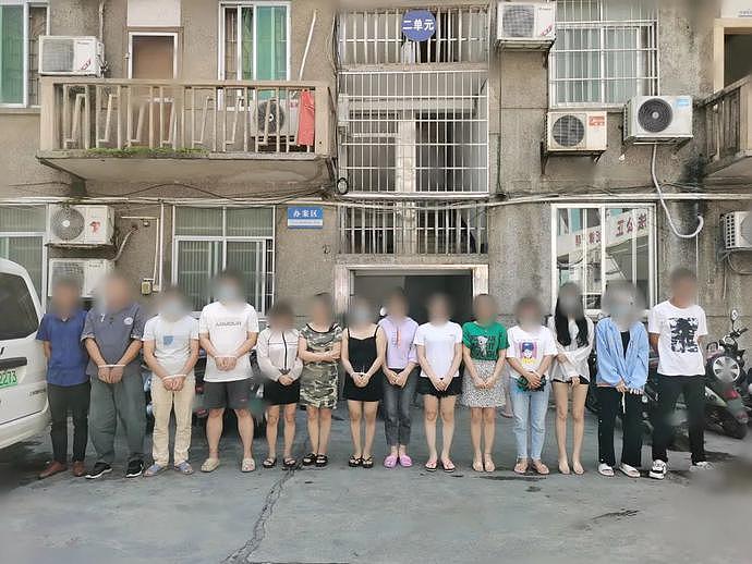 广西女子在洗浴中心卖淫：设置高价性服务套餐，现场一片狼藉不堪入目（组图） - 9