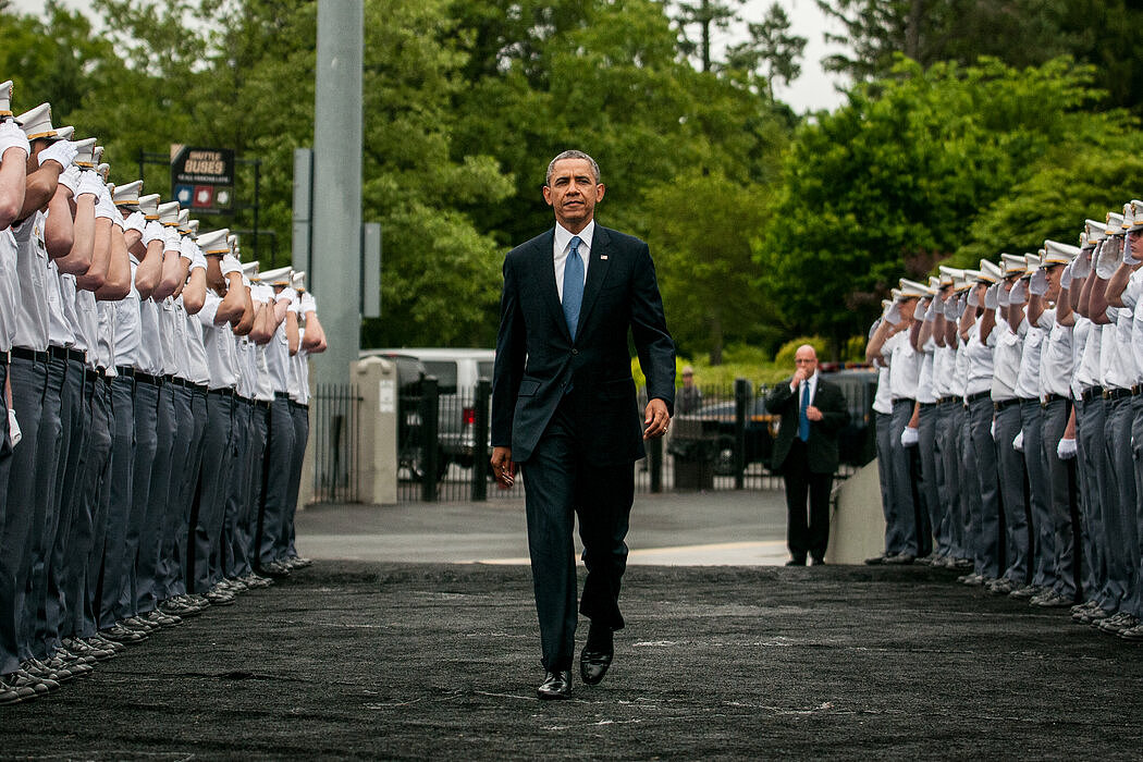 2014年，奥巴马总统抵达美国军事学院发表演讲，呼吁一种新型战争。