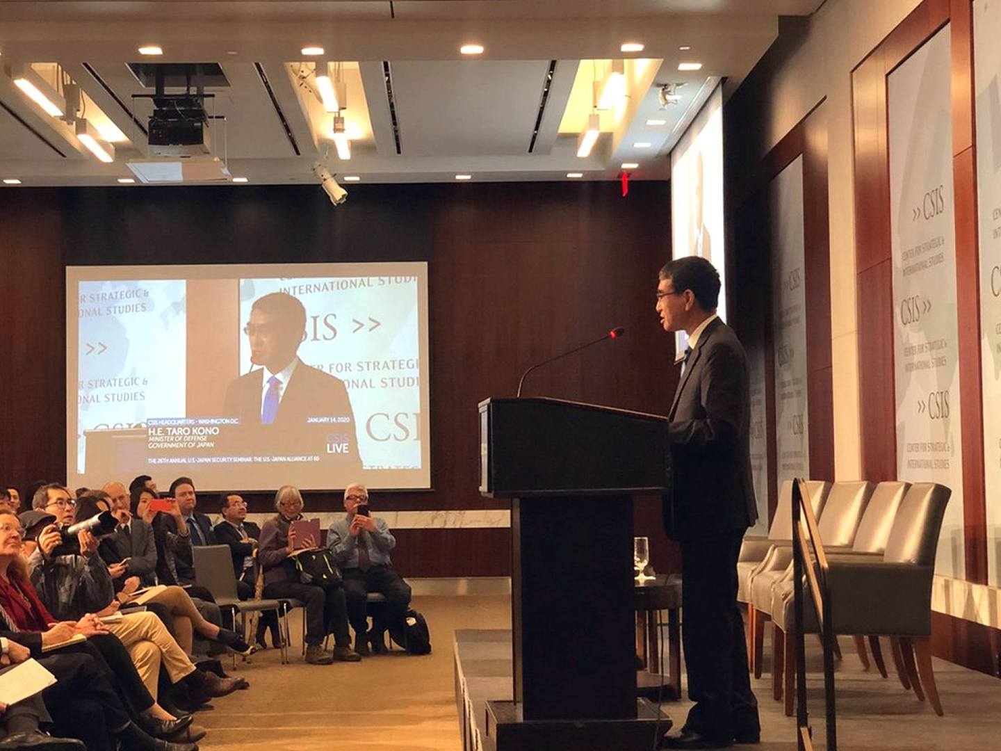 2020年1月14日，河野太郎在华盛顿智库战略与国际研究中心演讲，指责中国“企图以武力强行夺取尖阁诸岛（中国称钓鱼岛）”。（Twitter@Jeffrey Ordaniel）