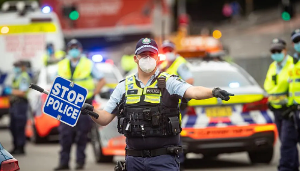 严防示威者进入悉尼CBD！警方街头设卡检查，部分城铁站临时禁停（组图） - 15