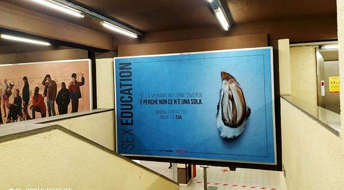 米兰地铁站一组“性教育”海报惹争议！你怎么看？（组图） - 3