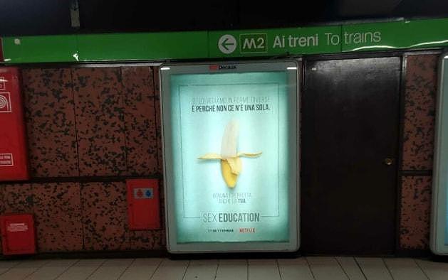 米兰地铁站一组“性教育”海报惹争议！你怎么看？（组图） - 4