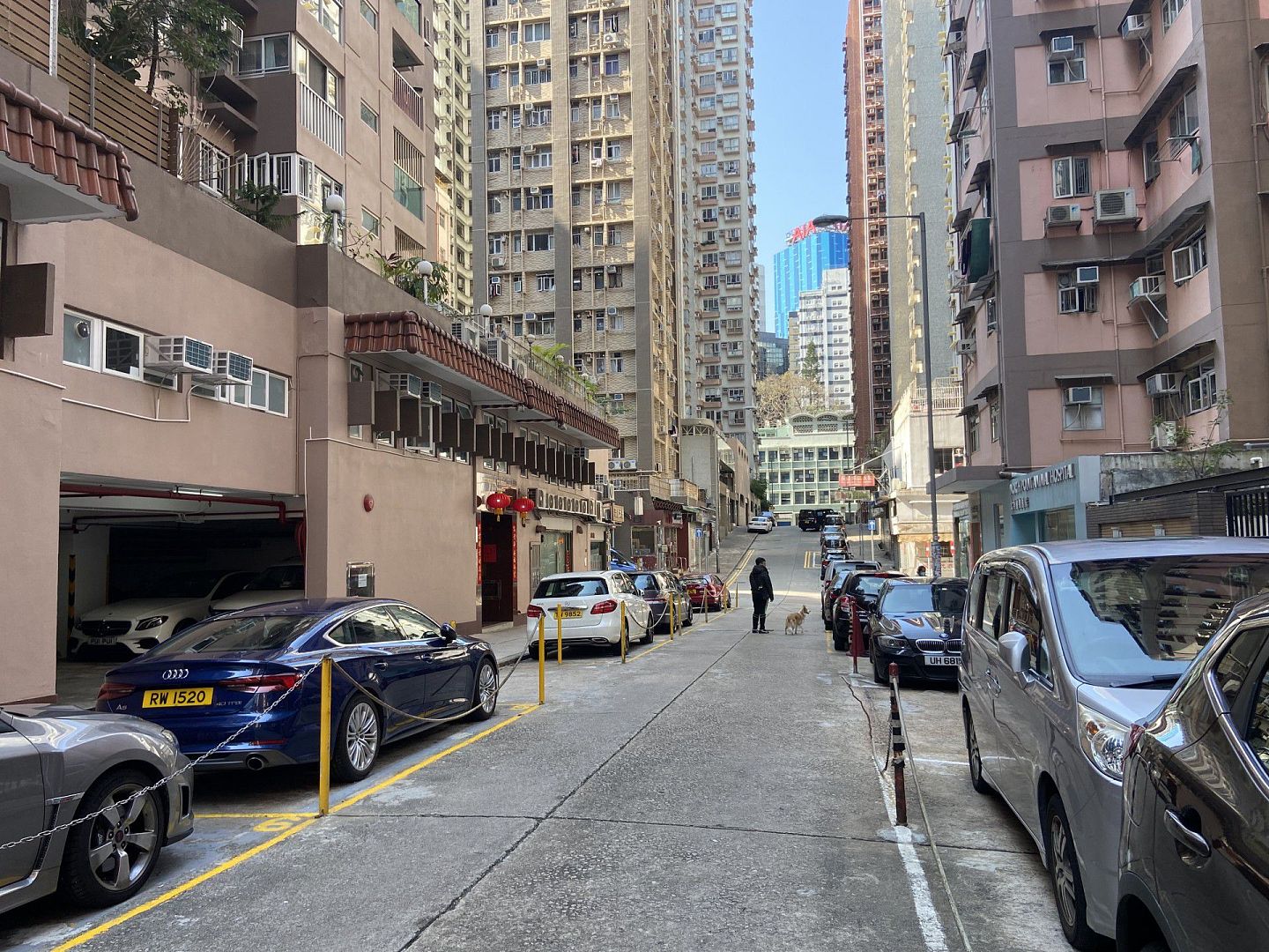 解决贫富差距、住房问题，是香港社会未来的核心议题之一，图为香港街道。（香港01）