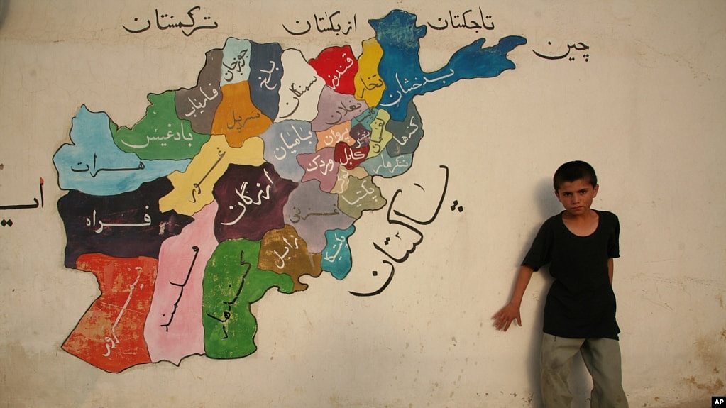 一名阿富汗孤儿制作的阿富汗地图。（2008年6月29日）