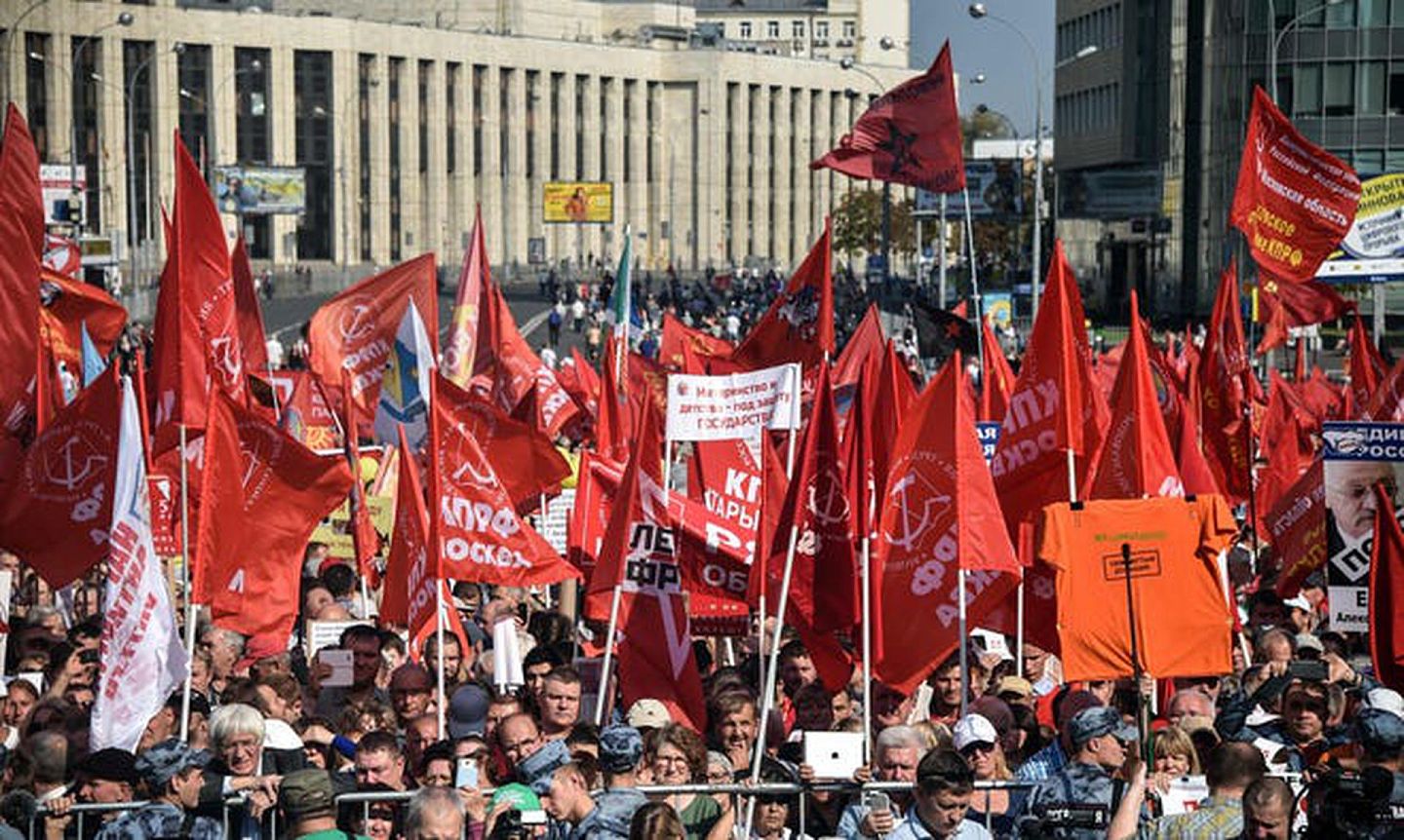 俄共领衔2018年的反养老金改革示威。（Getty）