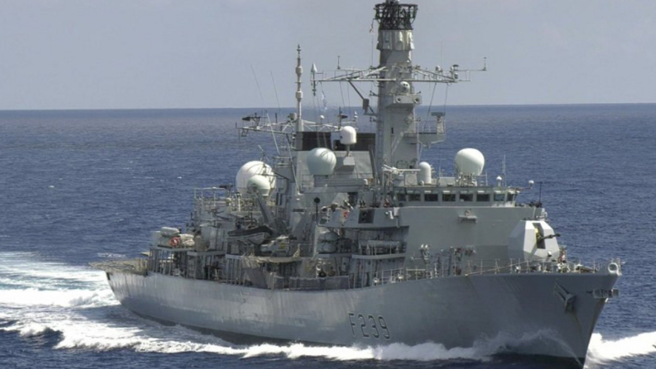 英国皇家海军护卫舰“里士满”号资料图片