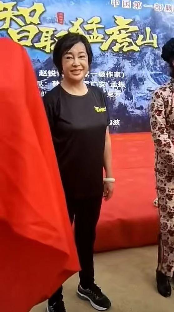 刘晓庆主演人生第一部网大，69岁的她真实容颜曝光，网友难以相信（组图） - 4