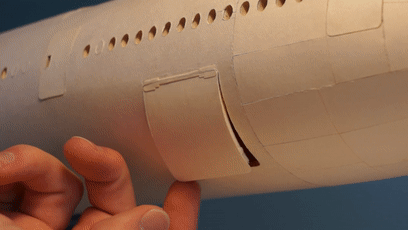 花了6年才叠好的纸飞机里藏着上百张座椅，精细到把厕所都安排了（视频/组图） - 18