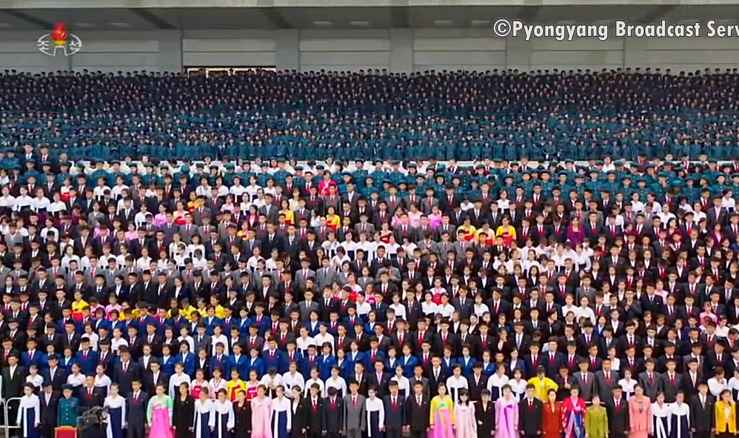 朝鲜官方播出参加会见的朝鲜年轻人画面。（朝鲜中央电视台视频截图）