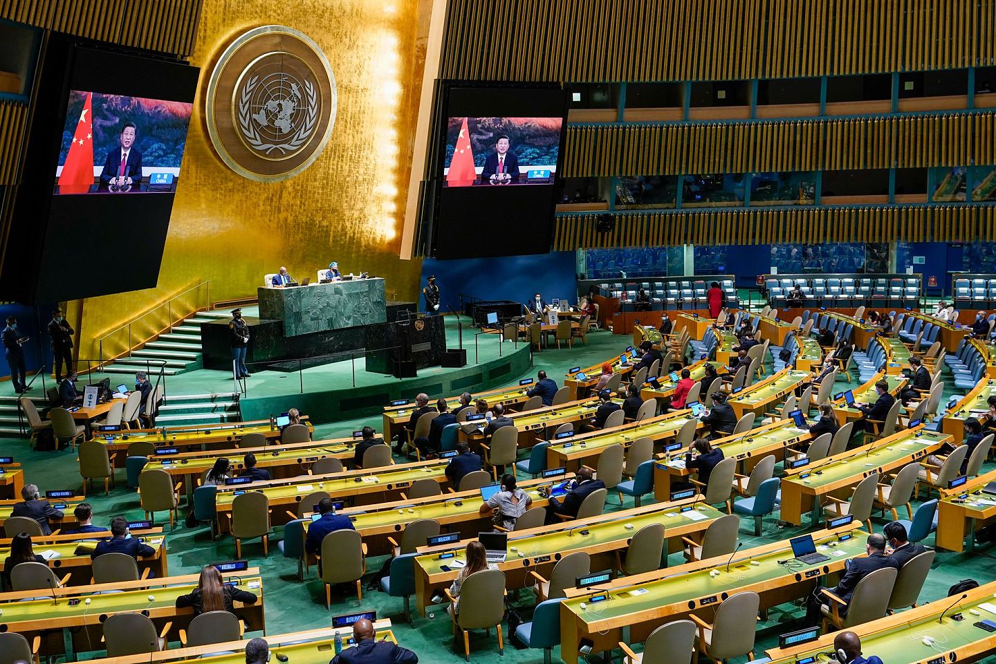2021年9月21日，中国国家主席习近平在第76届联合国大会远程演讲，呼吁国际社会摒弃小圈子和零和博弈。（AP）