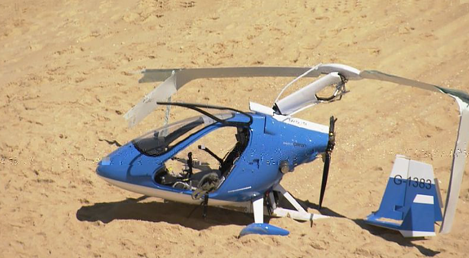 死里逃生！直升机在新州海滩坠毁，机上两人幸运生还（组图） - 2