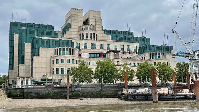 伦敦泰晤士河畔的英国军情六处总部大楼