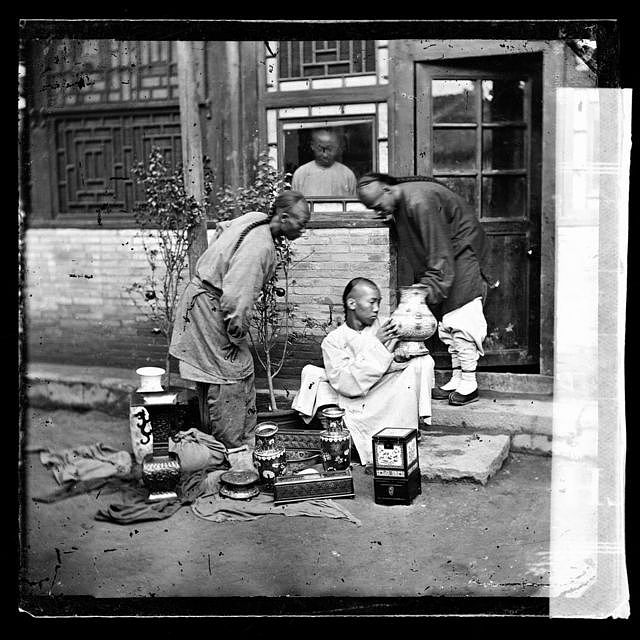 古玩商（北京，1871-72年）。