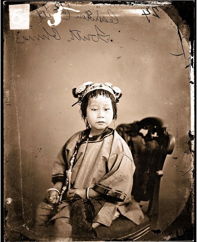 中国女孩（广东，1869-70年）。
