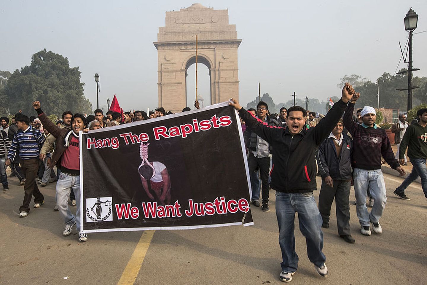 2012年新德里巴士轮奸案后，印度对于处死强奸犯的声音扩大。（Getty）