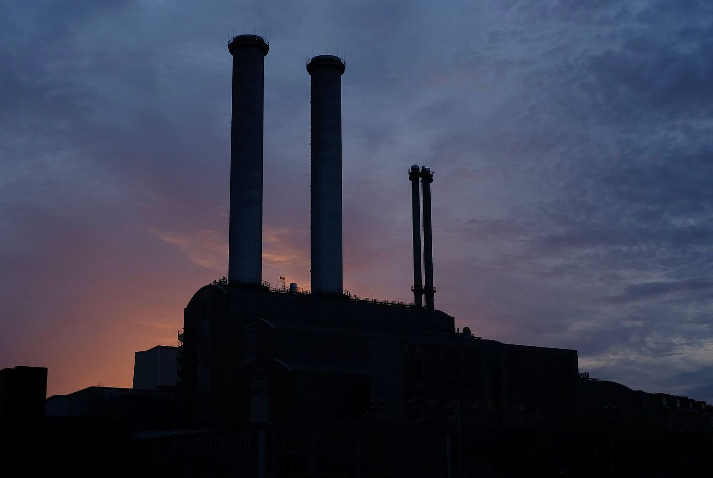2019年，位于德国首都柏林的天然气能源站。德国政府在2019年末通过了新的碳税协议，将在2021年对每吨二氧化碳收取25欧元，并在2025年增加到55欧元。在许多欧洲国家，天然气成为减碳过程中的最佳过渡能源。（Getty）