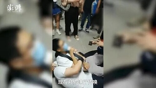 “我是警察，你鞋子里有密拍设备”抓捕视频冲上热搜，太帅了