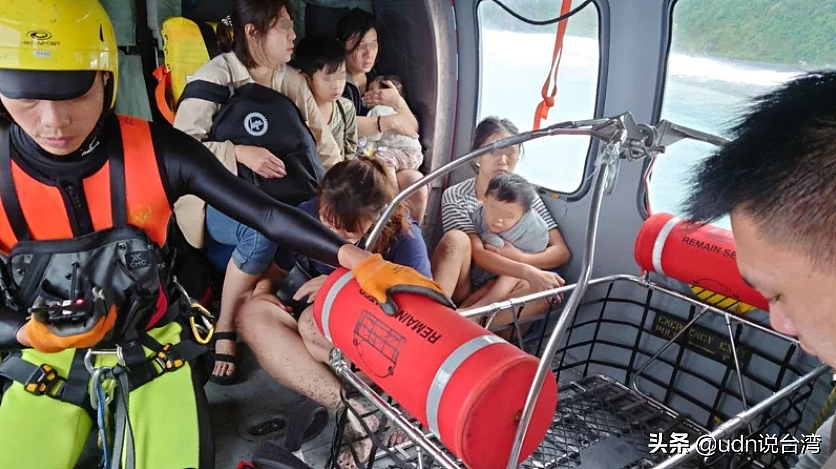 宜兰南澳神秘沙滩惊魂夜 海蚀洞吊挂救16人