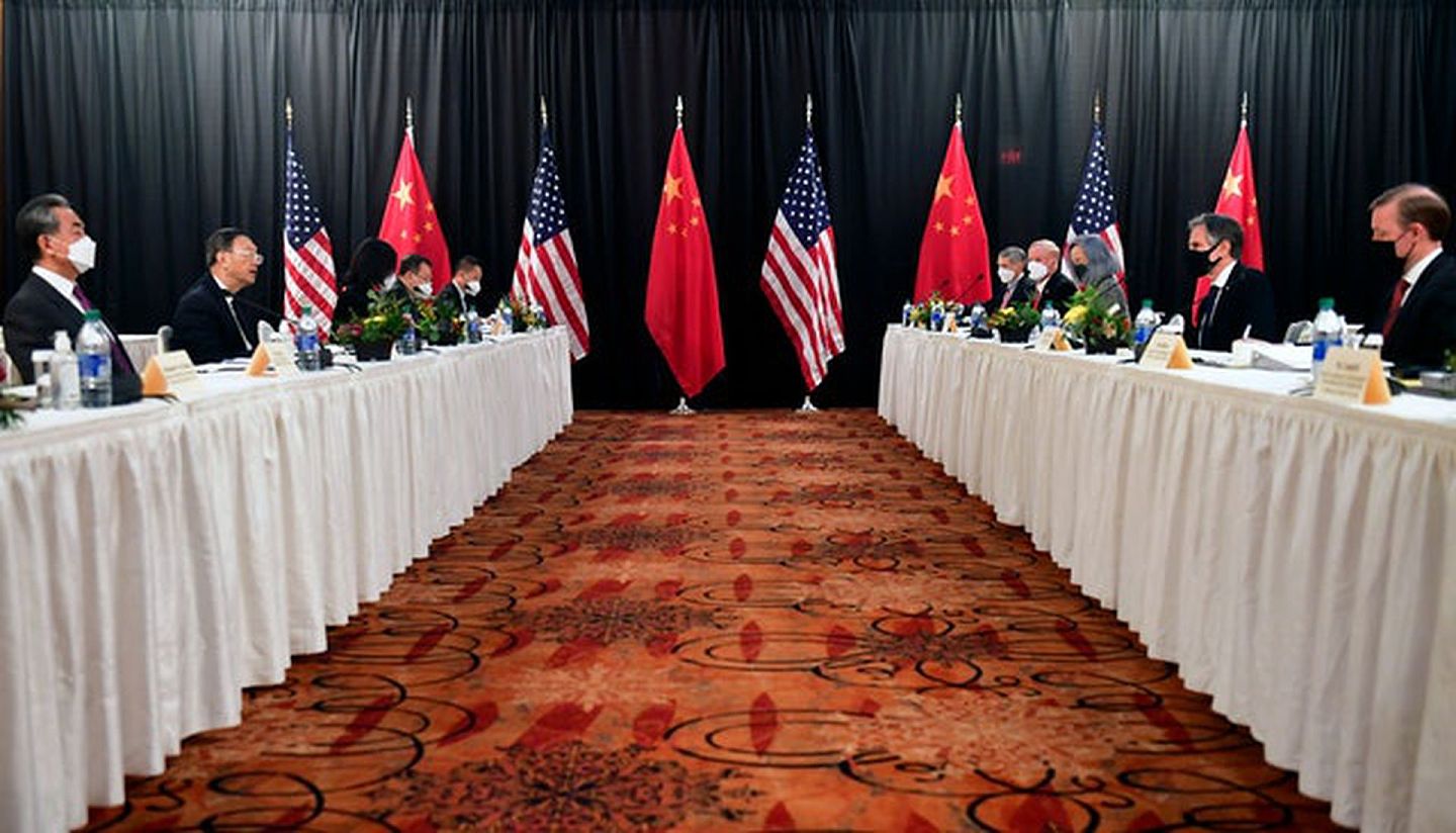中美2+2：图为3月18日，中美外交高级官员在美国阿拉斯加安克雷奇进行首轮会面。（AP）