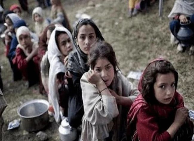 阿富汗少女曾用“眼睛”感动世界，18年后再见到她，却物是人非（组图） - 2