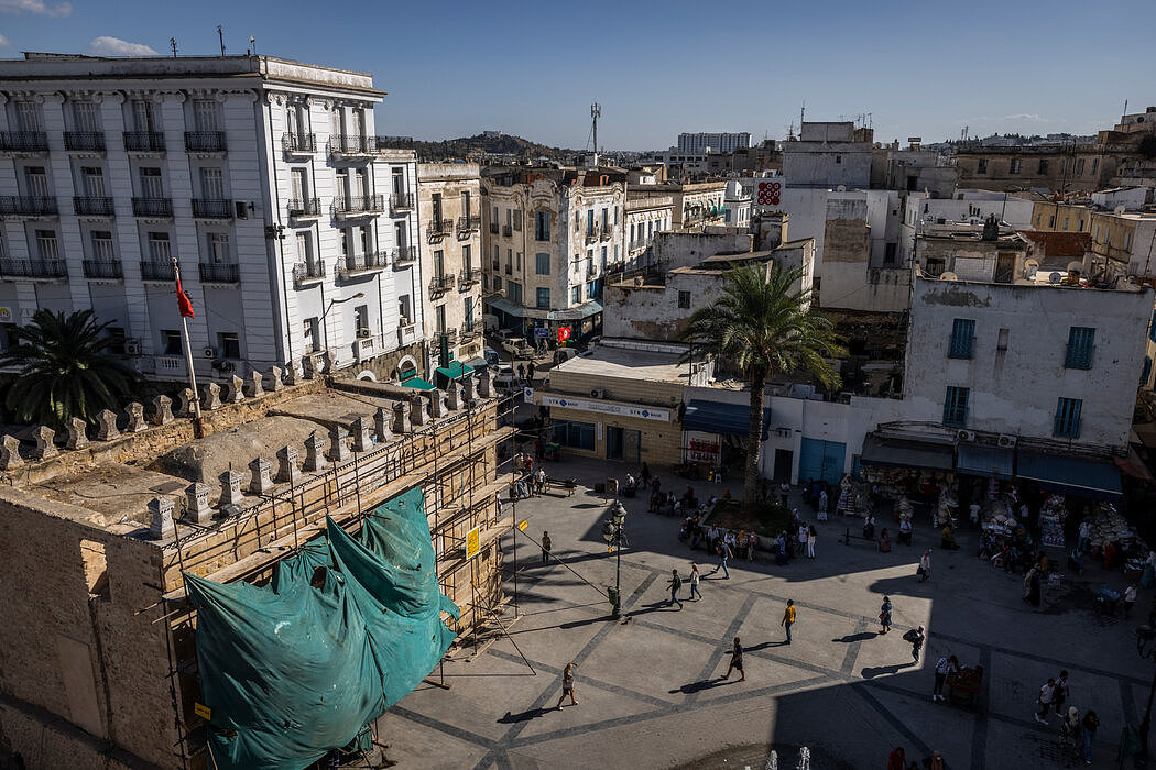 突尼斯的麦地那区。突尼斯仍然在政治混乱和经济萧条中挣扎。