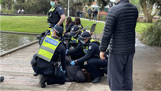 57人被捕！墨尔本抗议活动遭警方挫败，42人被罚款（组图） - 8