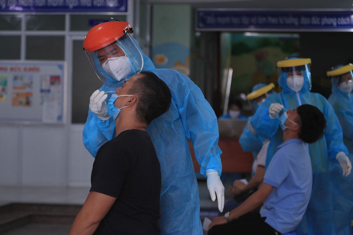 较之越南全境疫情泛滥的局面，海防地区目前累计只有42名患者，其中一人病亡。这在越南全境是罕见的。（美联社）