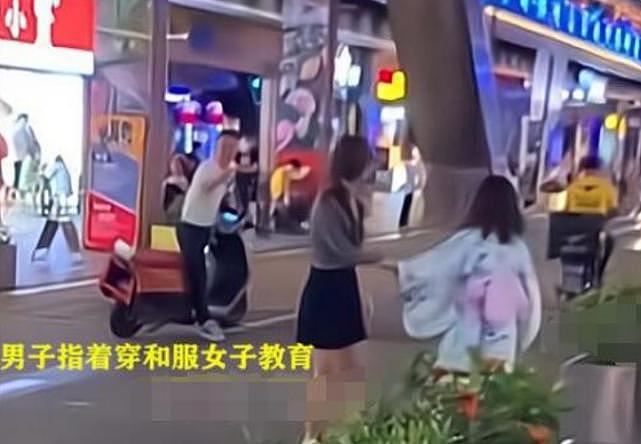广州5名女子极限暴露在纪念馆前做不雅事！火辣热舞遭游客怒斥：这里不是夜店！（视频/组图） - 12