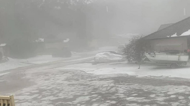 “犹如巨石砸下！”超强冰雹袭击新州多地，大量汽车被砸，求助电话被打爆（组图） - 6