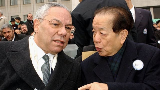 鲍威尔（左）与钱其琛（右）出席韩国总统卢武炫就职礼（25/2/2003）