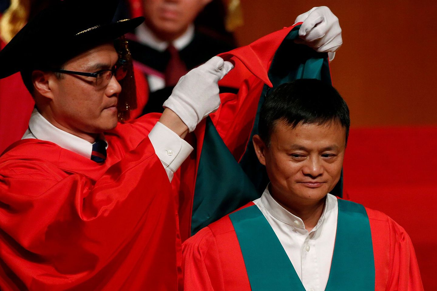 2018年，香港大学授予马云名誉博士学位。（路透社）
