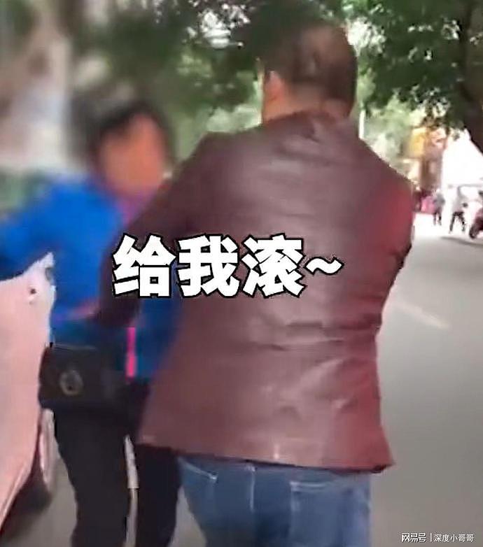 中国女子当街怒砸白色轿车，控诉丈夫：四十岁的老男人还到处嫖婆娘（视频/组图） - 7