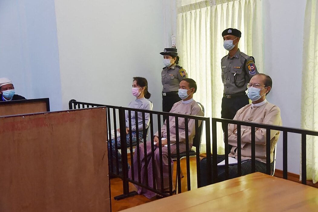 昂山素季和被军方拘押的缅甸总统温敏今年5月在内比都首次出庭。