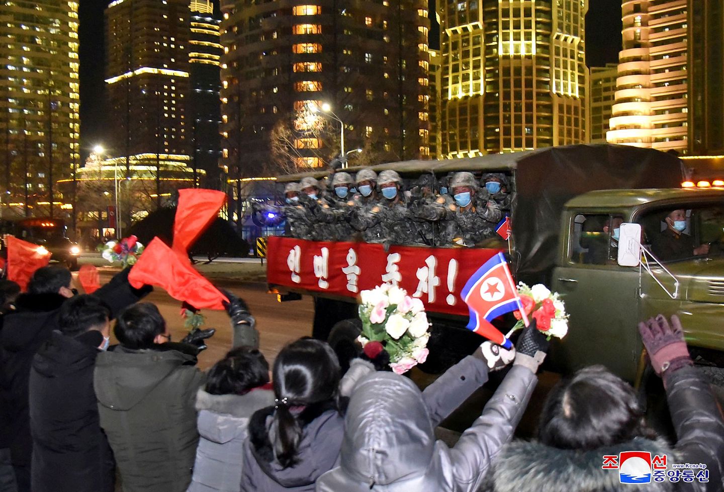 2021年1月14日，朝鲜举行庆祝劳动党第八次代表大会的阅兵式。（Reuters）